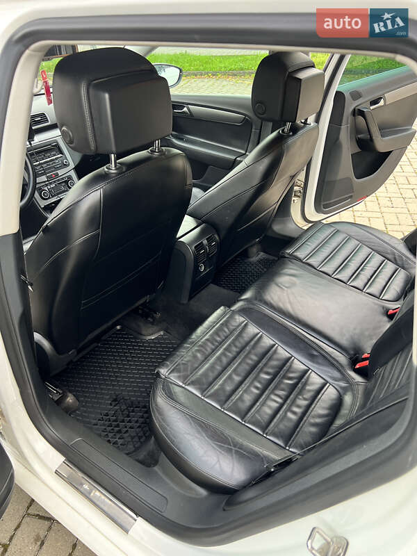 Универсал Volkswagen Passat 2011 в Дрогобыче