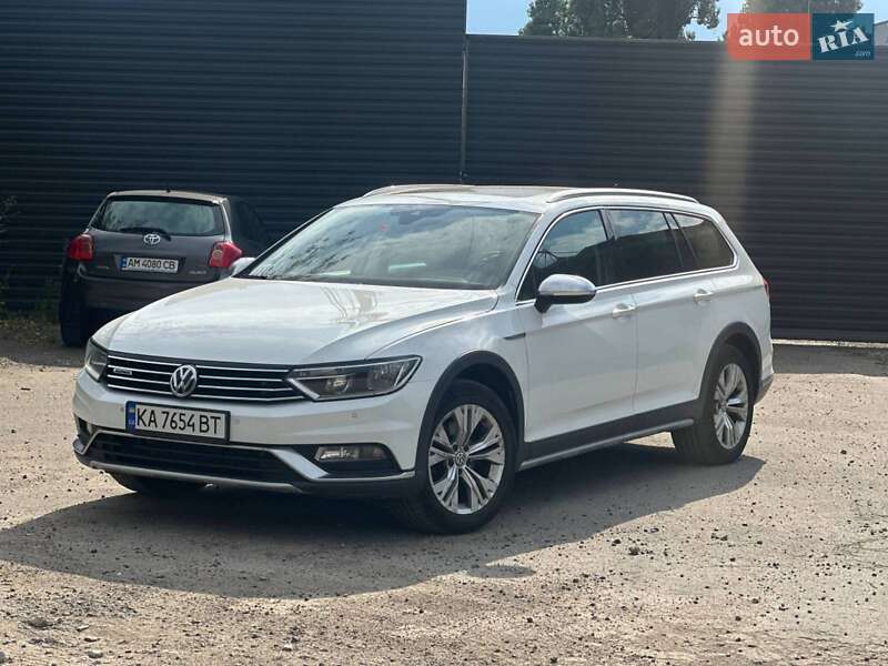 Универсал Volkswagen Passat 2016 в Киеве