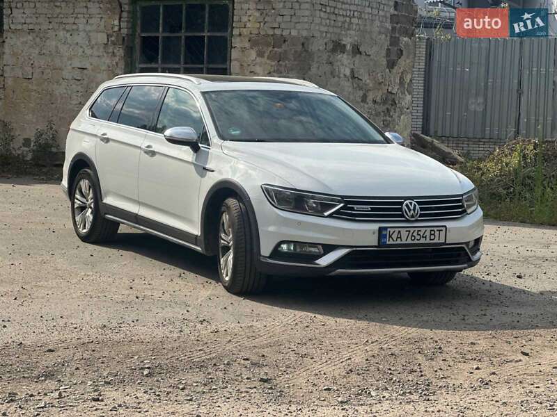 Универсал Volkswagen Passat 2016 в Киеве