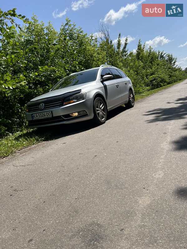 Универсал Volkswagen Passat 2011 в Киеве фото 2 Универсал Volkswagen Passat 2011 в Киеве