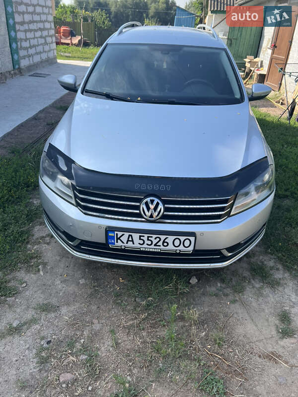 Универсал Volkswagen Passat 2011 в Киеве фото 6 Универсал Volkswagen Passat 2011 в Киеве