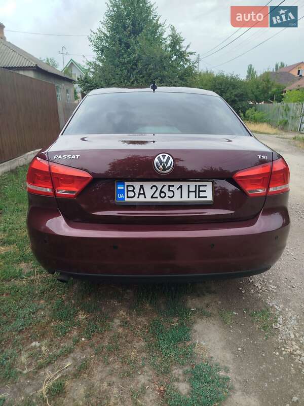 Седан Volkswagen Passat 2013 в Кропивницькому