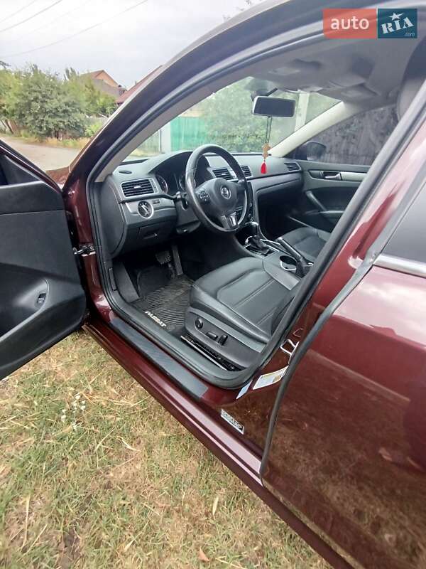Седан Volkswagen Passat 2013 в Кропивницькому