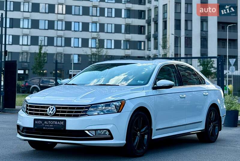 Седан Volkswagen Passat 2016 в Киеве