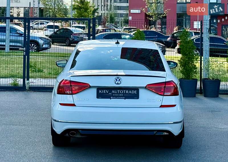 Седан Volkswagen Passat 2016 в Киеве