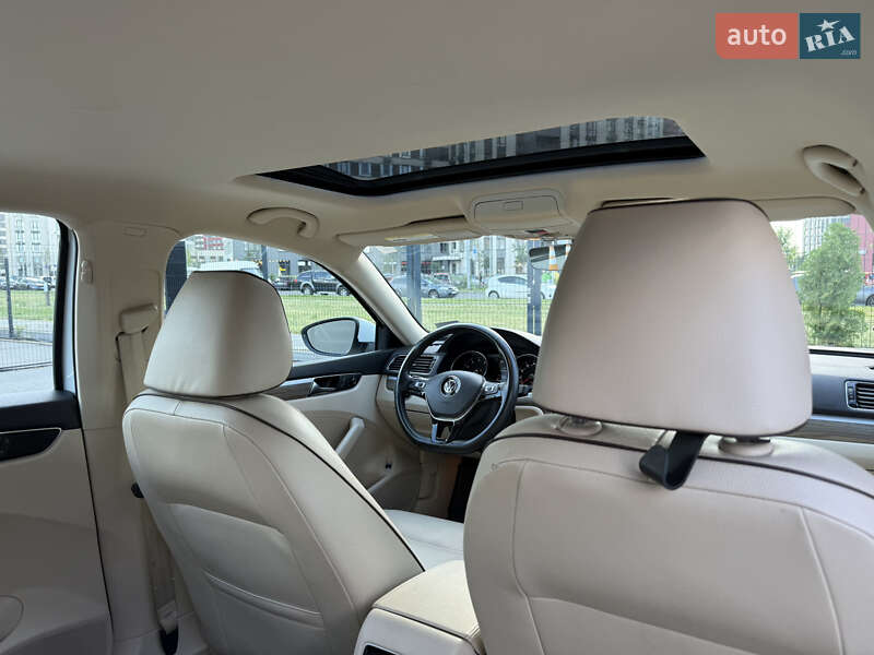 Седан Volkswagen Passat 2016 в Киеве