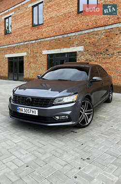 Седан Volkswagen Passat 2016 в Києві