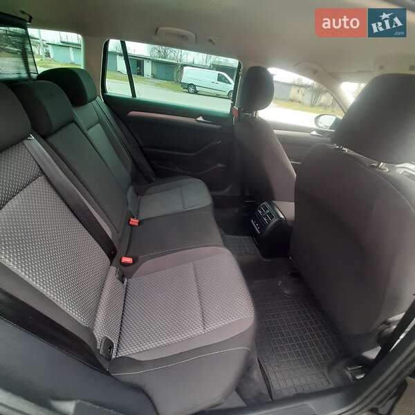 Универсал Volkswagen Passat 2017 в Звягеле