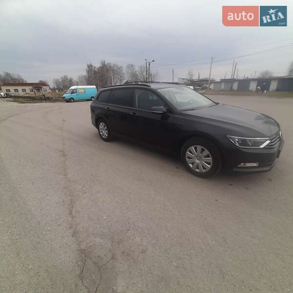 Универсал Volkswagen Passat 2017 в Звягеле