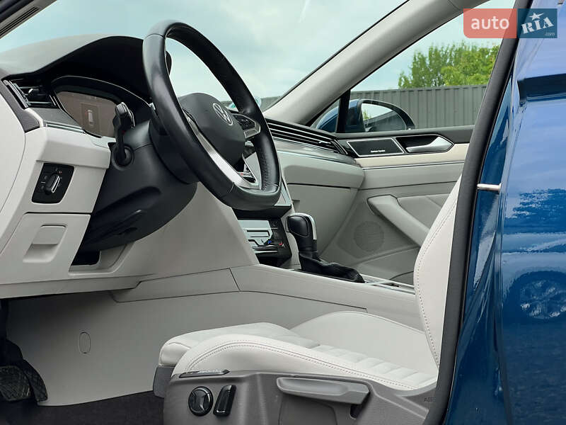 Универсал Volkswagen Passat 2022 в Луцке