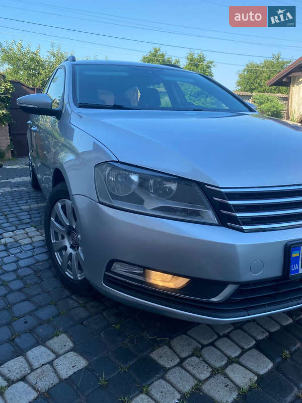 Універсал Volkswagen Passat 2014 в Києві