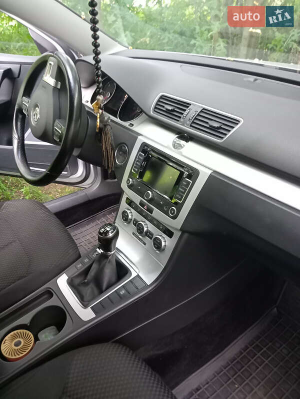Універсал Volkswagen Passat 2014 в Києві