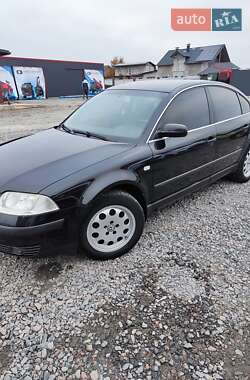 Седан Volkswagen Passat 2003 в Умани