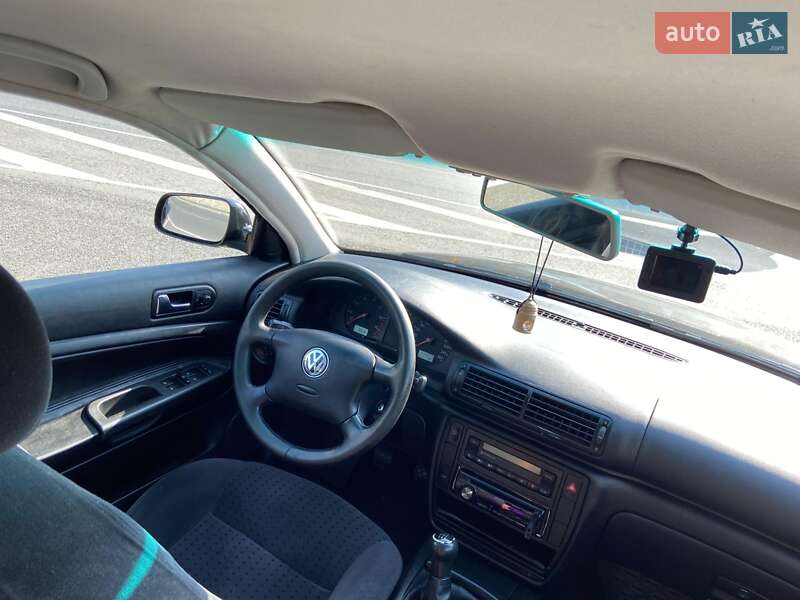 Седан Volkswagen Passat 2000 в Черкассах