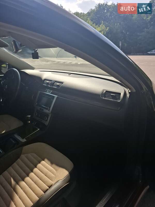 Седан Volkswagen Passat 2011 в Полтаві