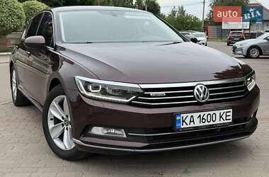Седан Volkswagen Passat 2015 в Киеве