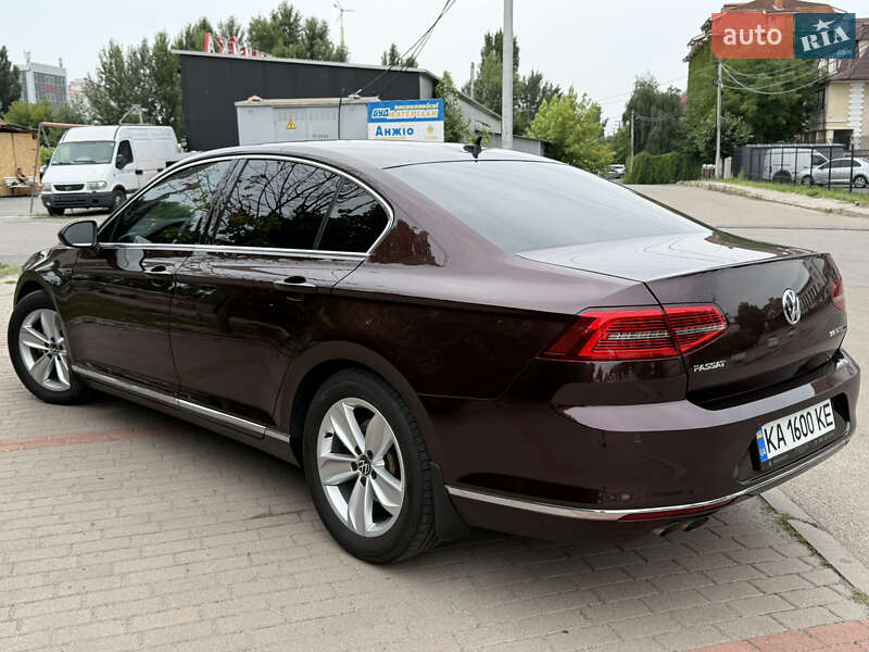 Седан Volkswagen Passat 2015 в Киеве