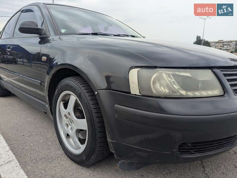 Седан Volkswagen Passat 1999 в Буче