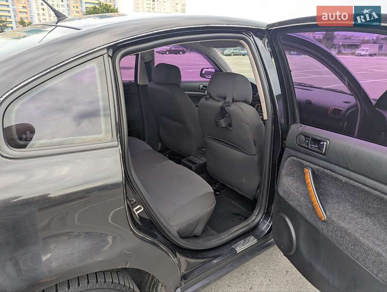 Седан Volkswagen Passat 1999 в Буче