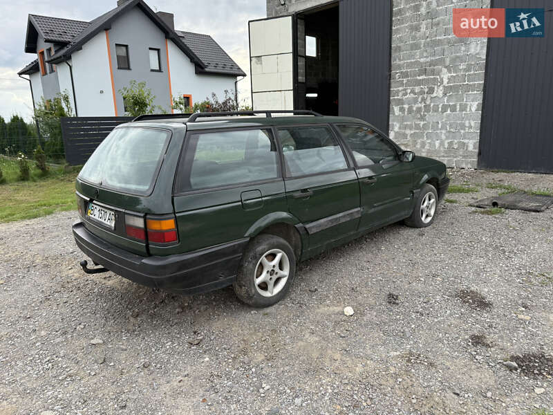 Універсал Volkswagen Passat 1990 в Львові