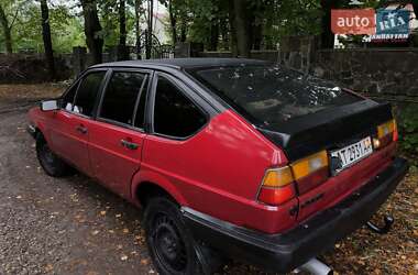 Хетчбек Volkswagen Passat 1986 в Надвірній