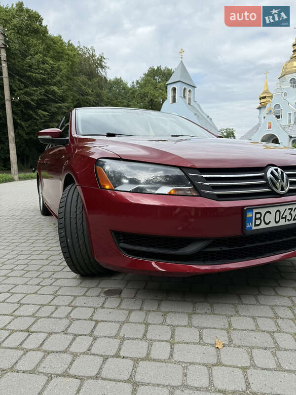 Седан Volkswagen Passat 2014 в Львове