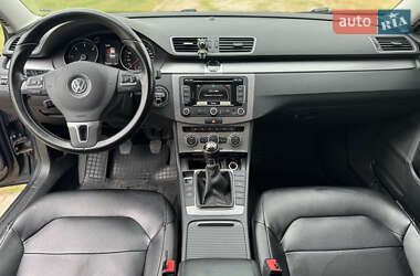 Седан Volkswagen Passat 2014 в Ромнах