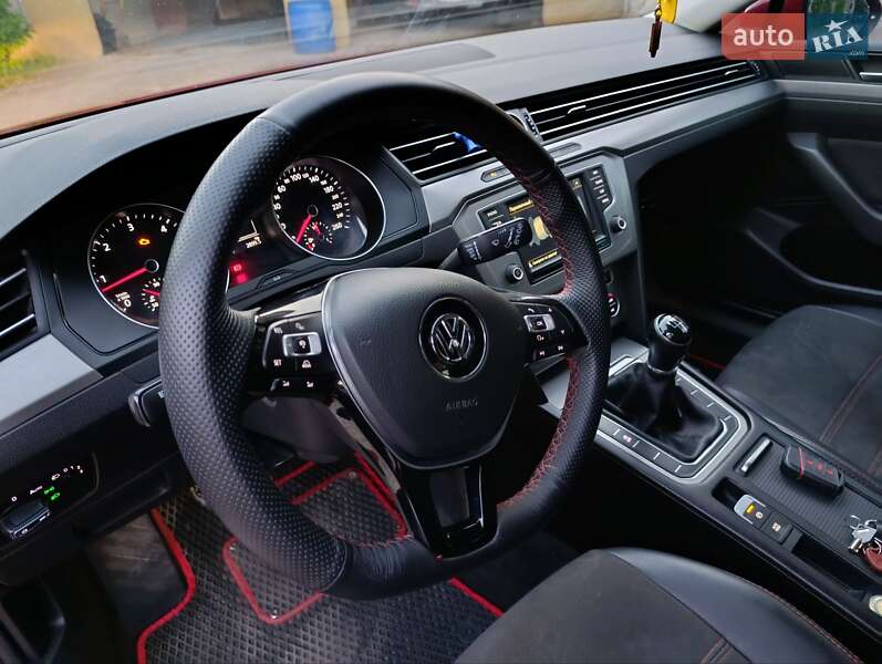 Універсал Volkswagen Passat 2015 в Монастириській