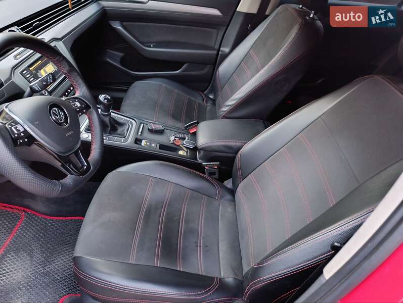 Універсал Volkswagen Passat 2015 в Монастириській