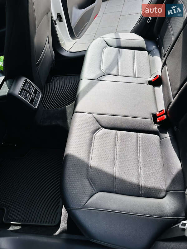 Седан Volkswagen Passat 2015 в Хмельницком