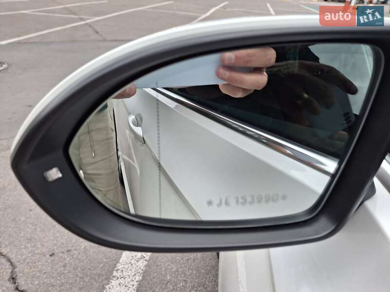 Седан Volkswagen Passat 2018 в Львове