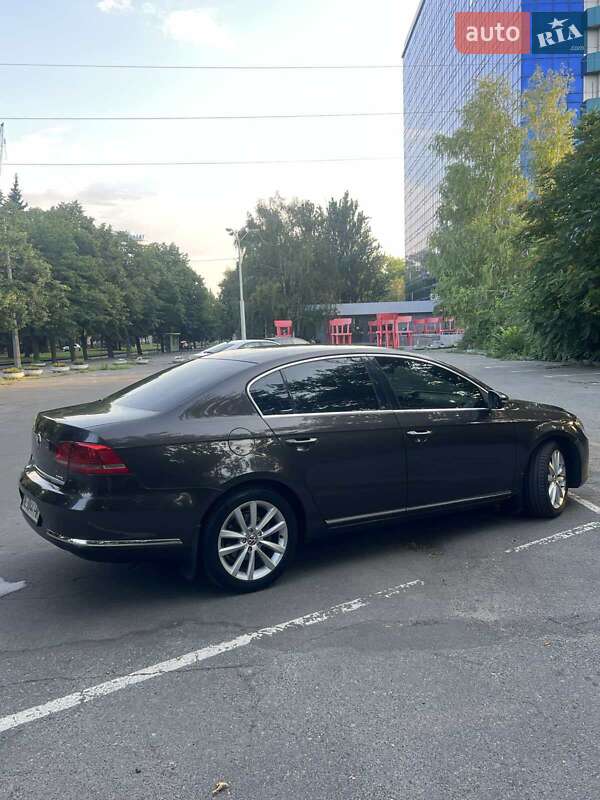 Седан Volkswagen Passat 2013 в Дніпрі фото 2 Седан Volkswagen Passat 2013 в Дніпрі