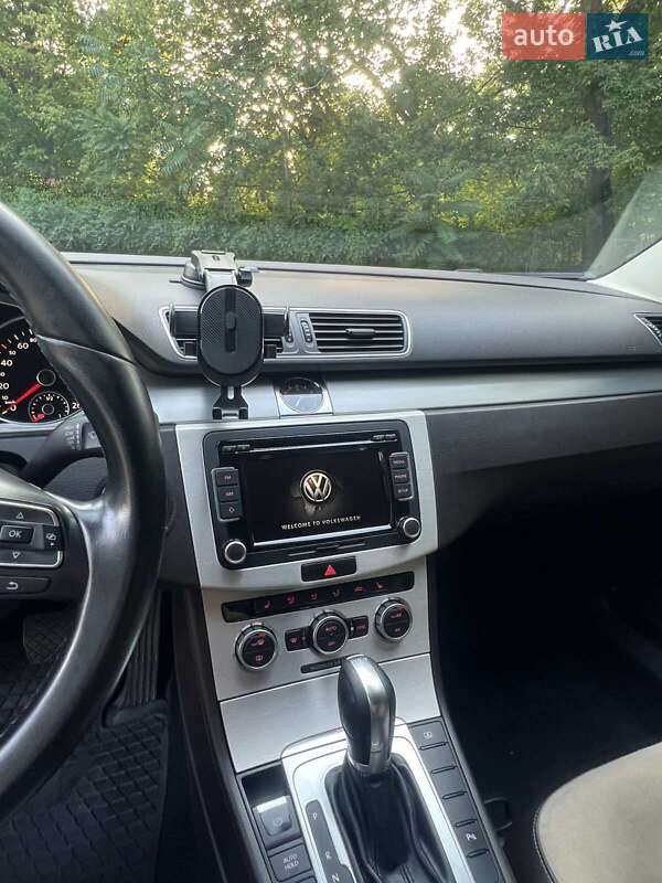 Седан Volkswagen Passat 2013 в Дніпрі фото 13 Седан Volkswagen Passat 2013 в Дніпрі