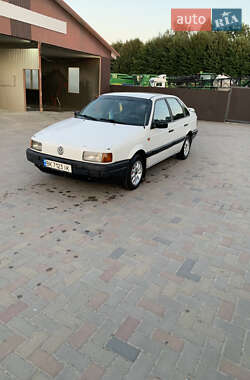Седан Volkswagen Passat 1988 в Демидівці