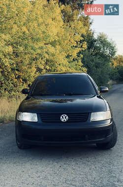 Седан Volkswagen Passat 2000 в Косове