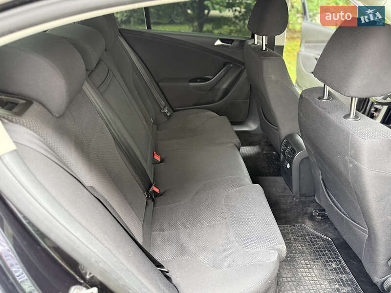 Седан Volkswagen Passat 2010 в Стрию