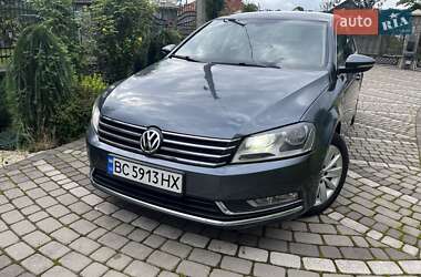 Седан Volkswagen Passat 2013 в Стрию