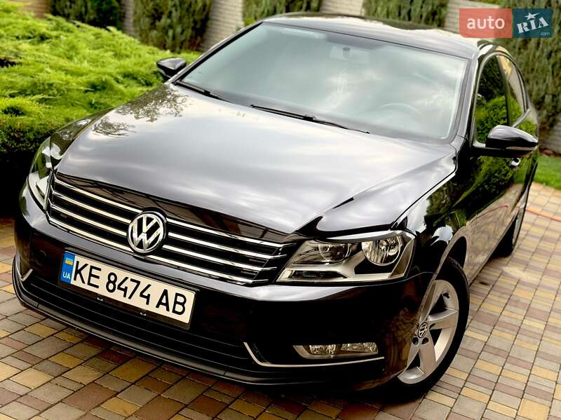 Седан Volkswagen Passat 2011 в Днепре