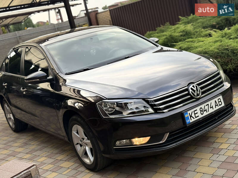 Седан Volkswagen Passat 2011 в Днепре
