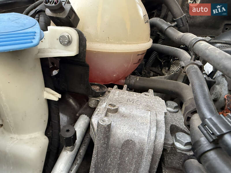 Седан Volkswagen Passat 2011 в Днепре