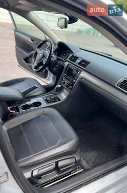 Седан Volkswagen Passat 2014 в Кременчуге