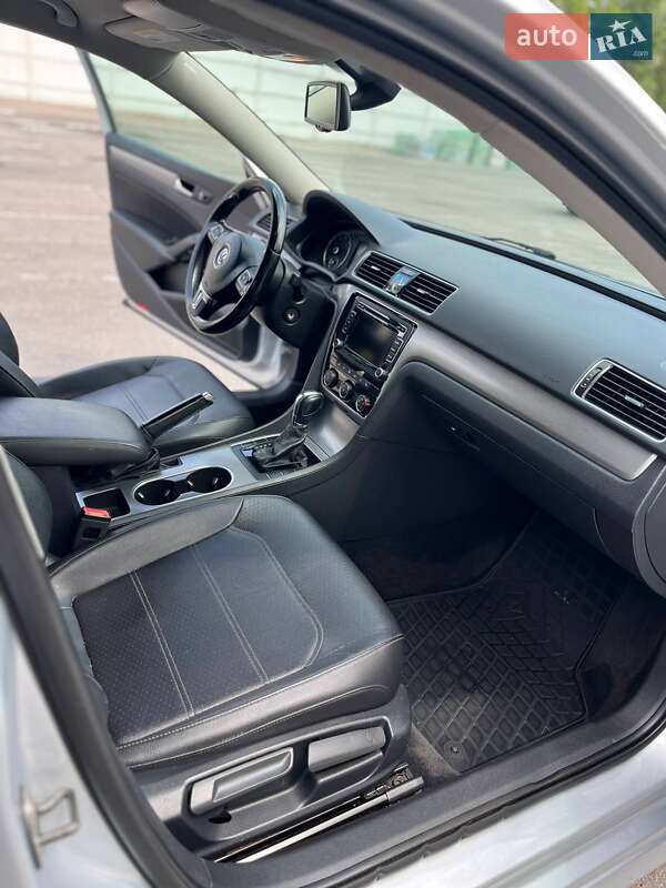 Седан Volkswagen Passat 2014 в Кременчуге