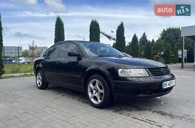 Седан Volkswagen Passat 1997 в Дубно