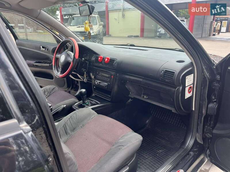 Седан Volkswagen Passat 1997 в Дубно