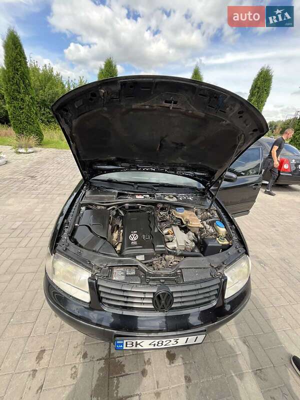 Седан Volkswagen Passat 1997 в Дубно
