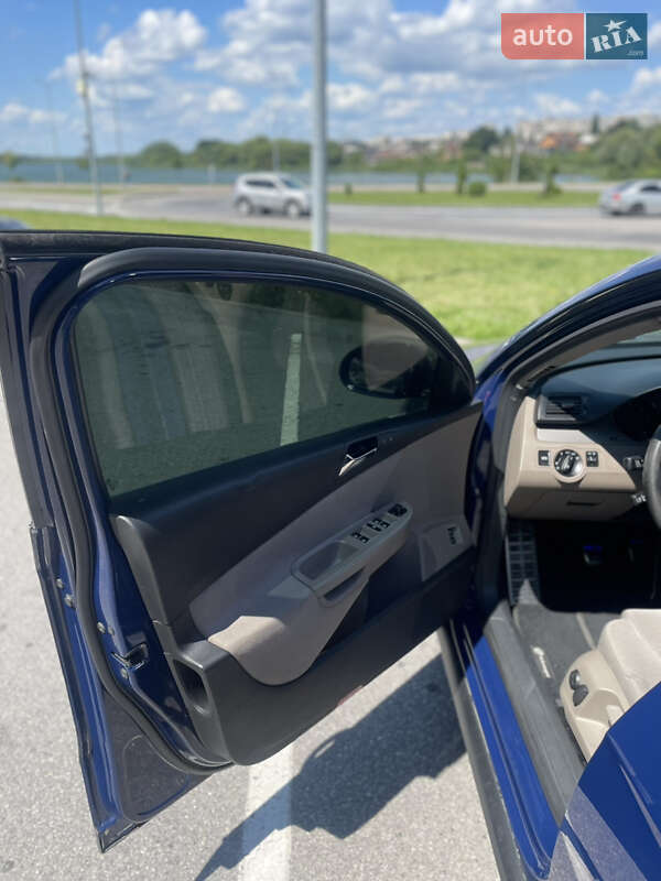 Универсал Volkswagen Passat 2008 в Виннице