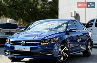 Седан Volkswagen Passat 2015 в Одессе