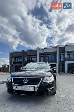 Універсал Volkswagen Passat 2010 в Луцьку