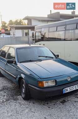 Седан Volkswagen Passat 1991 в Рівному