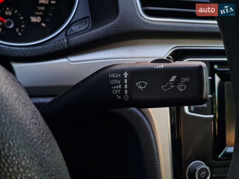 Седан Volkswagen Passat 2016 в Одессе